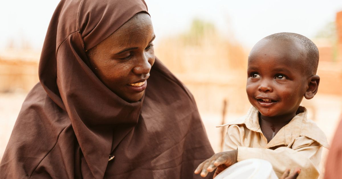 Un día en la vida de Hauwa, una madre de la aldea de Kwamarawa, en Nigeria