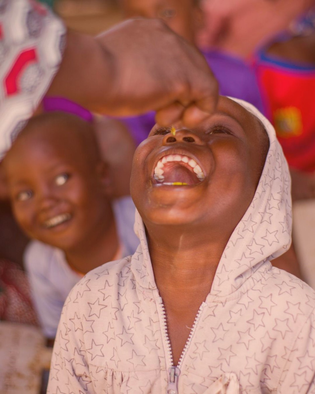 <a href='/deficiencia-vitamina-a'>Suplementar con vitamina A</a> a los niños (menos de 2 € al año por niño) reduce la mortalidad infantil por todas las causas entre un 4 y un 12%.