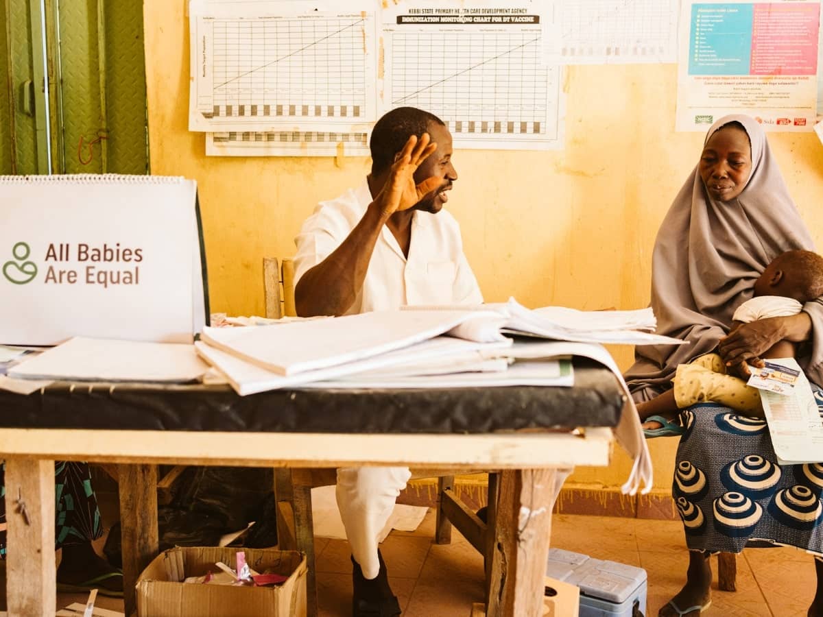 Tsaibatu Buhari junto a Sanusi Musa